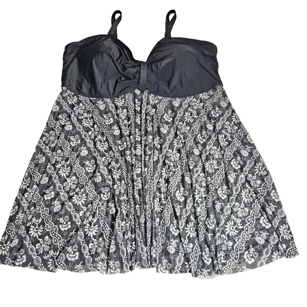 New Bloomchic Plus Size US 30 Black Floral Tropical Swim Beach Tankini Top